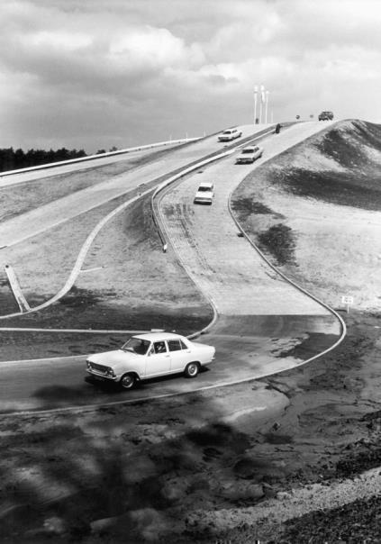 •	Harter Weg zur Serie: Seit 1966 werden in Rodgau-Dudenhofen Autos getestet